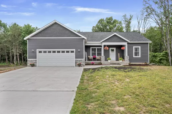 7495 Devo Drive, Ravenna, MI 49451