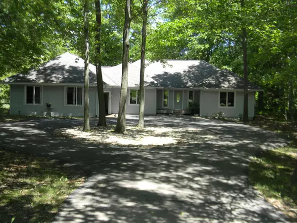 9722 Stony Creek Court, Canadian Lakes, MI 49346