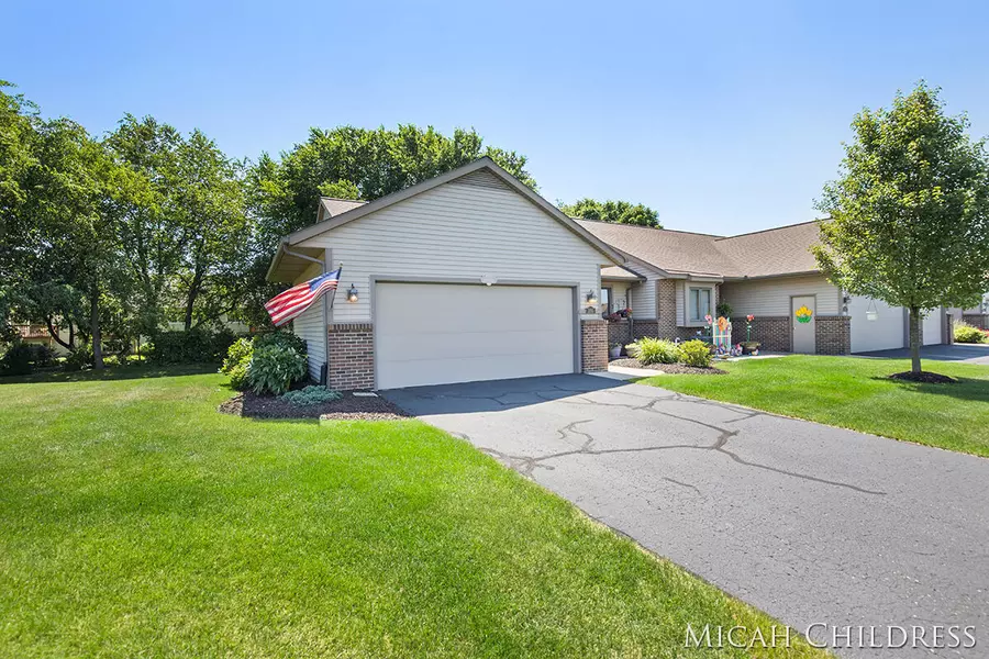 1895 Lakeview Drive, Zeeland, MI 49464