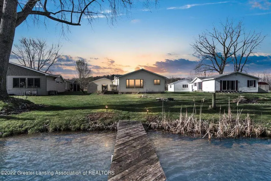 562 Swains Lake Drive, Concord, MI 49237