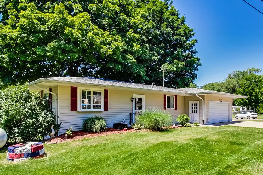 54578 Love Lane, Eau Claire, MI 49111