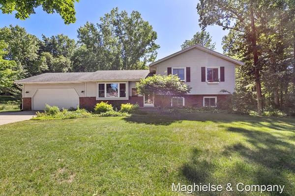 6991 Bonaire NE Court, Rockford, MI 49341