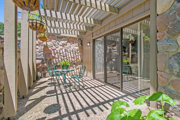 Kalamazoo, MI 49008,3828 Greenleaf Circle