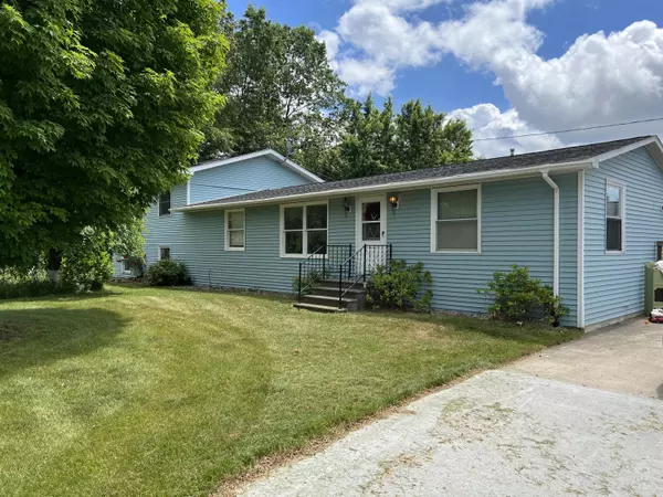 17 E Koenig, Free Soil, MI 49411