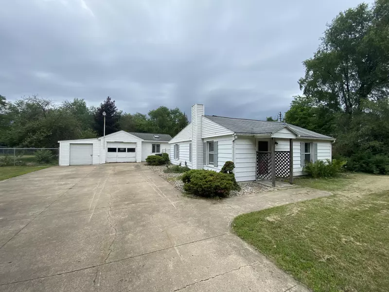 5914 Wolf Lake Road, Grass Lake, MI 49240