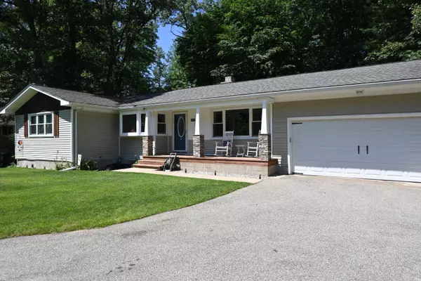 6941 Wintergreen Drive, Fruitport, MI 49415