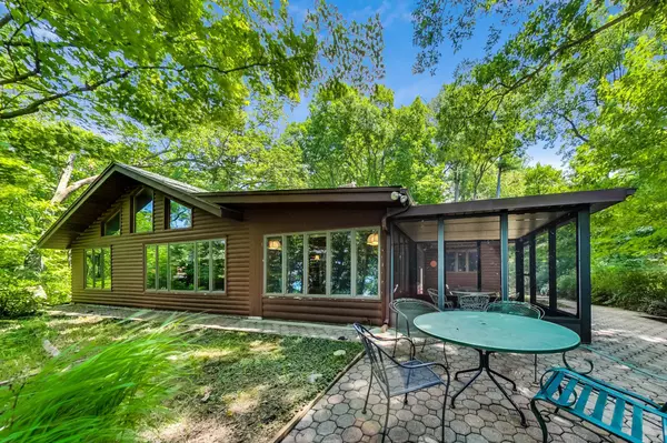 Bridgman, MI 49106,9496 Lakeview Drive
