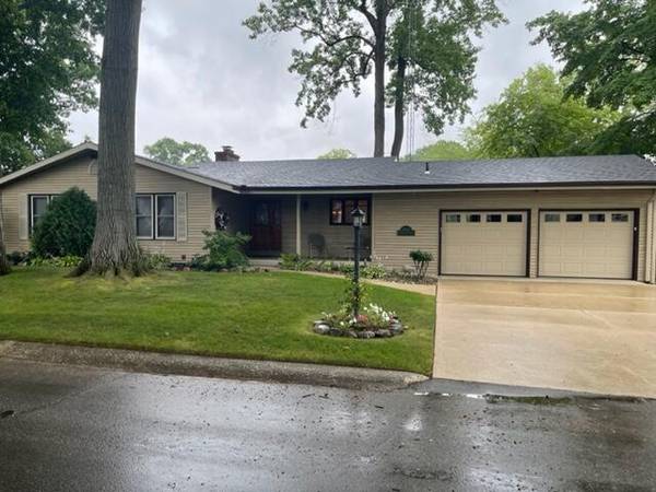 7012 S Maple Drive, Coloma, MI 49038