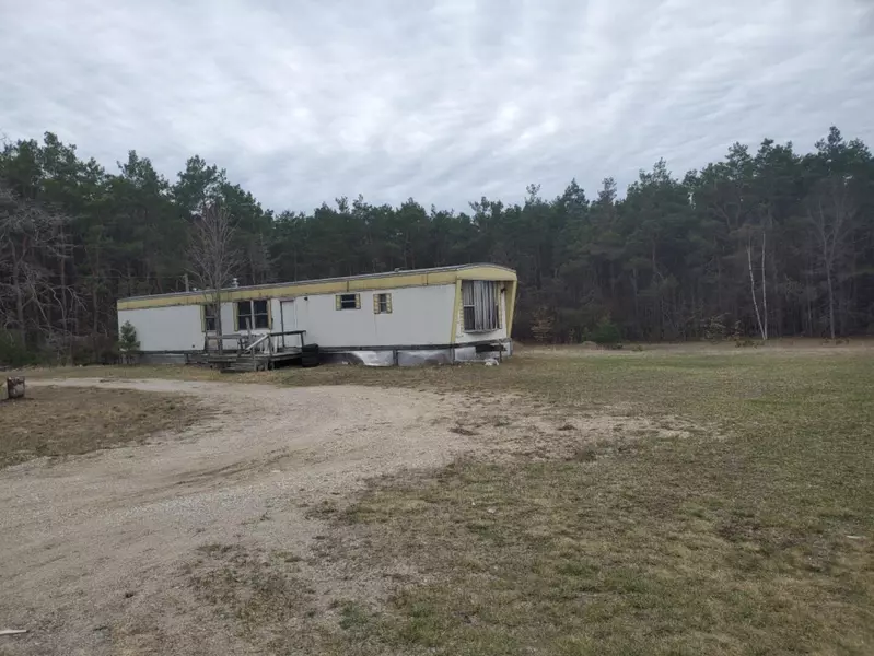 3951 N 7 Mile Road Road, Lake City, MI 49651