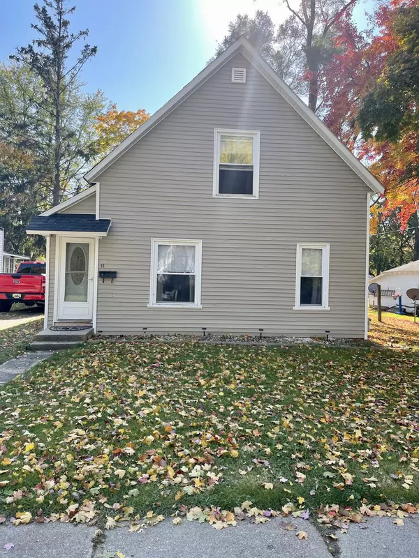 22 E Oak Street, Fremont, MI 49412