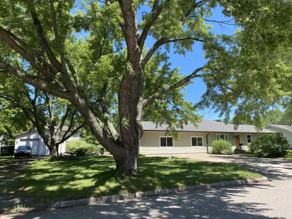 Three Oaks, MI 49128,107 Walnut Street