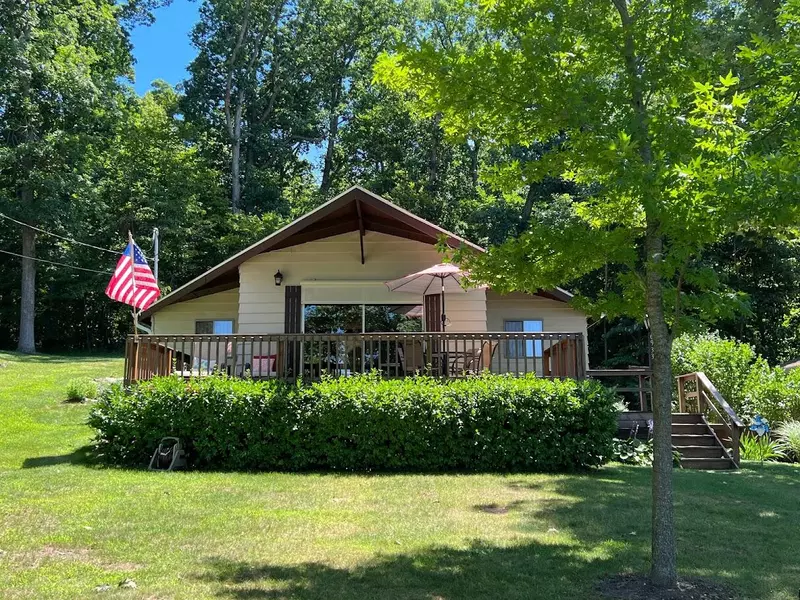 6933 Earley Bird Beach Drive, Osseo, MI 49266