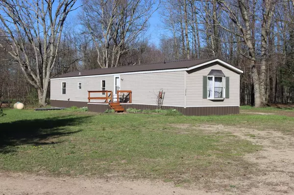 3878 E 2 Mile Road, White Cloud, MI 49349