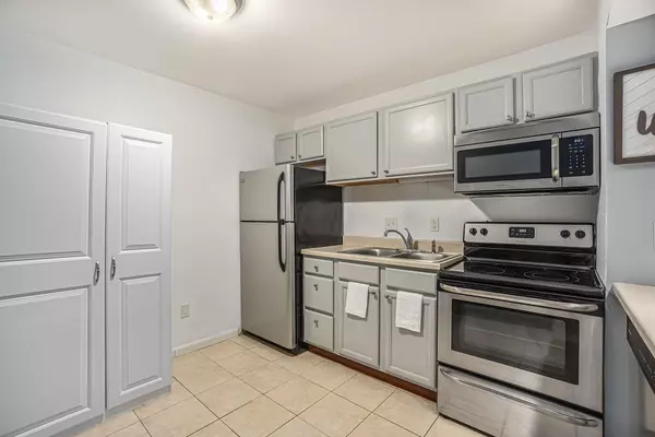 Kalamazoo, MI 49008,756 W Kilgore Rd, 305