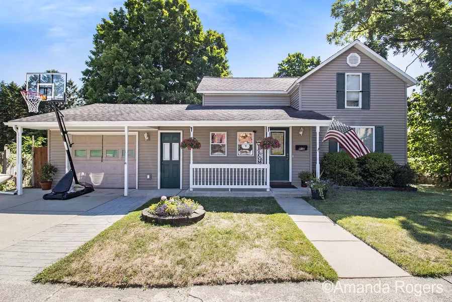 912 Third Avenue, Lake Odessa, MI 48849