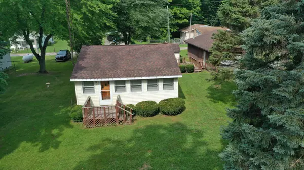 Dowagiac, MI 49047,55564 Beechwood Avenue