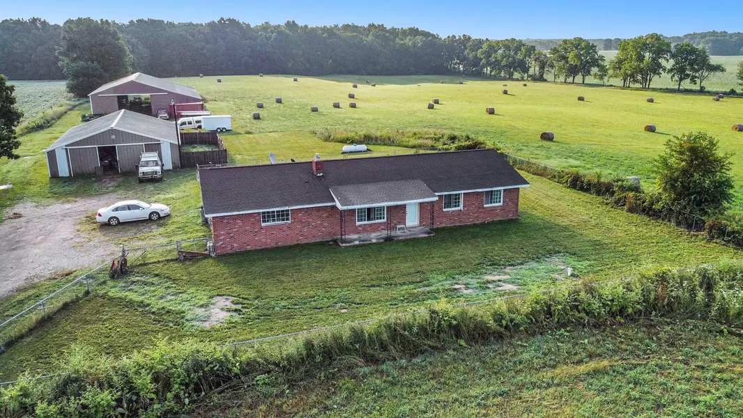 1655 Rank Road, Grass Lake, MI 49240