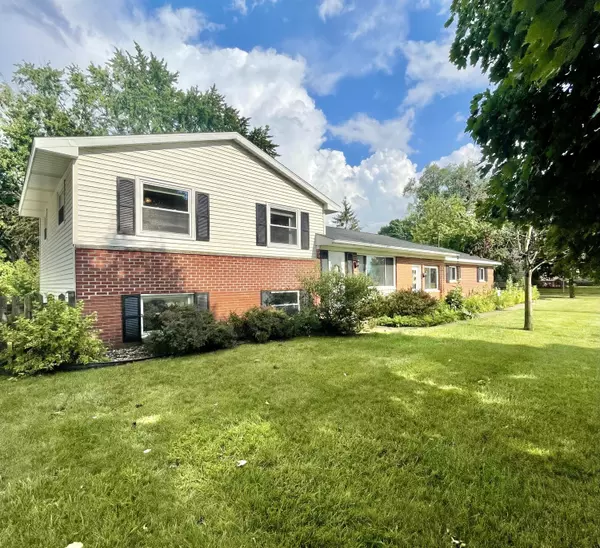 Portage, MI 49002,5817 Cheshire Street