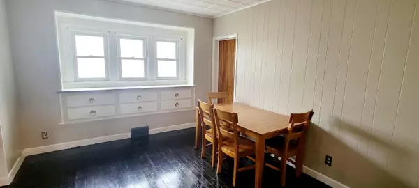 Kalamazoo, MI 49001,1607 Clinton Avenue