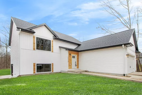 10930 East Shore Drive, Portage, MI 49002