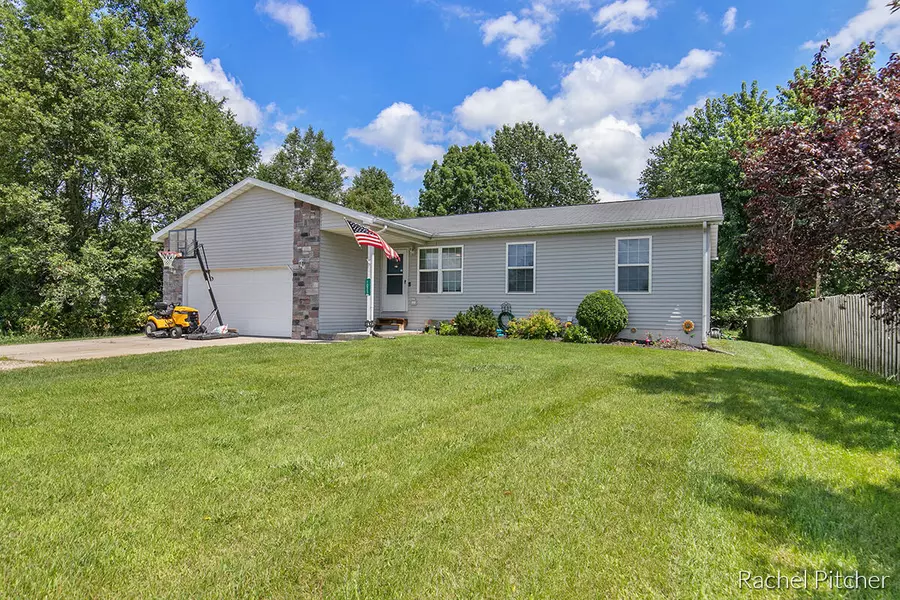 1023 Queensway Dr Drive, Weidman, MI 48893