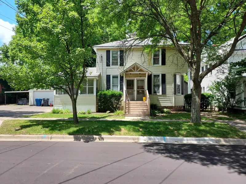 1112 Oak Street, Kalamazoo, MI 49008