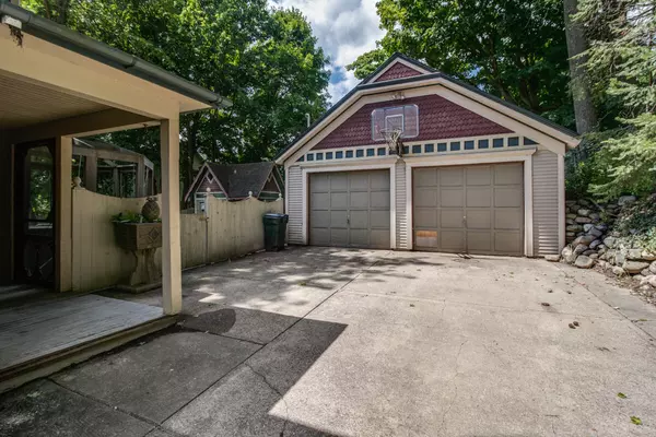Marshall, MI 49068,321 N Marshall Avenue