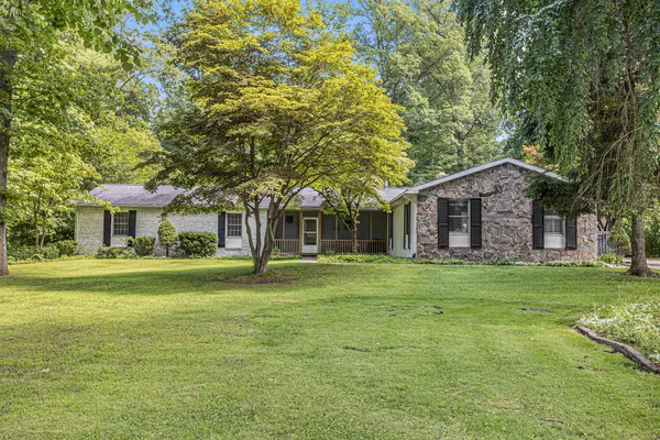 215 Wickenham Drive, Spring Arbor, MI 49283