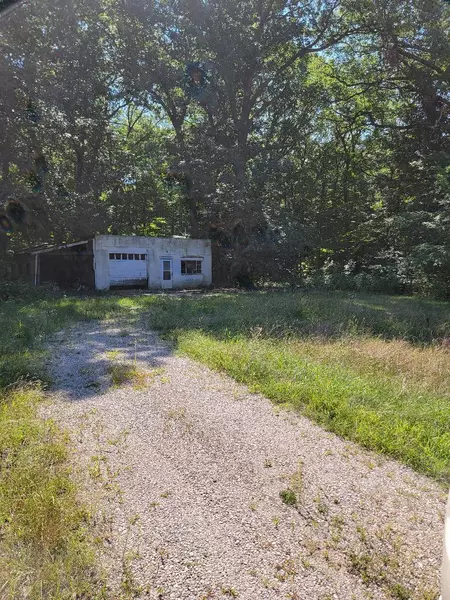 32075 Blue Star Highway, Covert, MI 49043