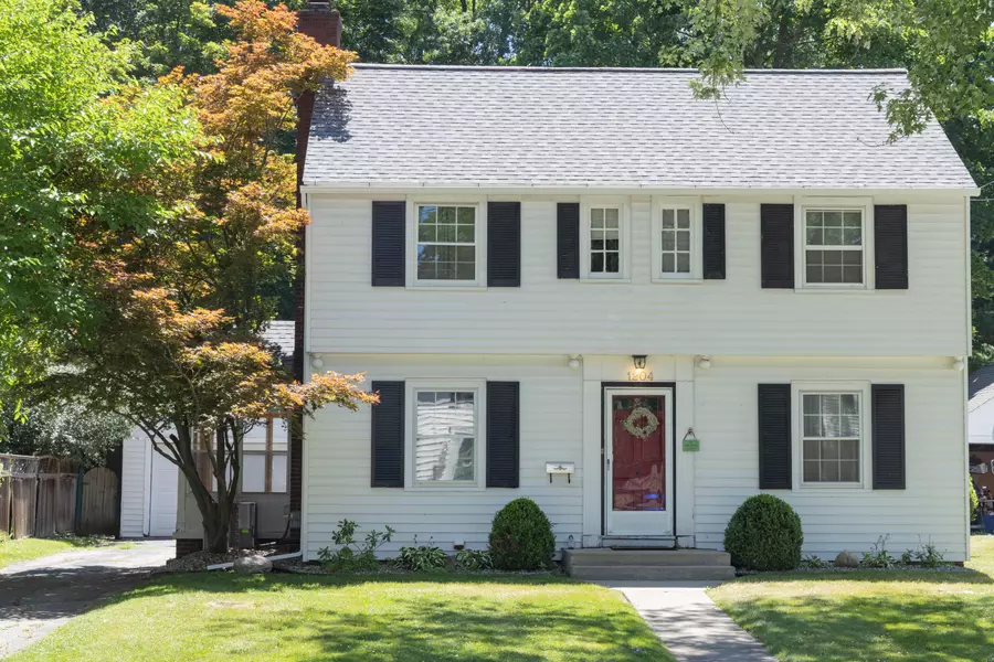 1204 Royce Avenue, Kalamazoo, MI 49001