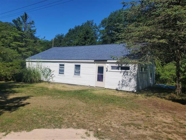 8022 Fruitvale Road, Montague, MI 49437