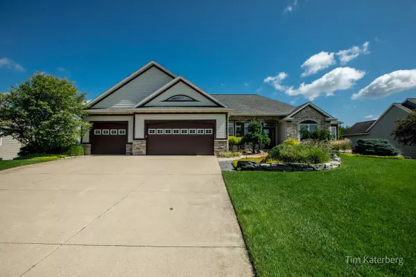 8260 Golfside Drive, Jenison, MI 49428