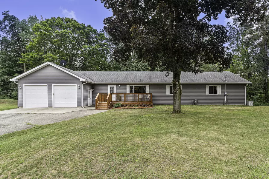 77133 County Road 378, Covert, MI 49043