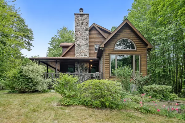 16944 Buchanan Street, Grand Haven, MI 49417