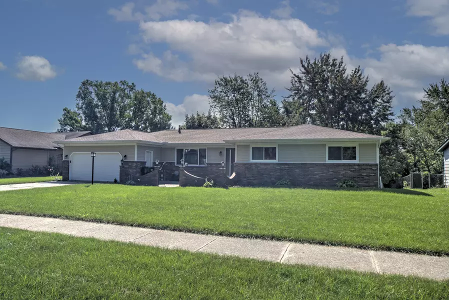 2264 Embro SE Drive, Kentwood, MI 49508