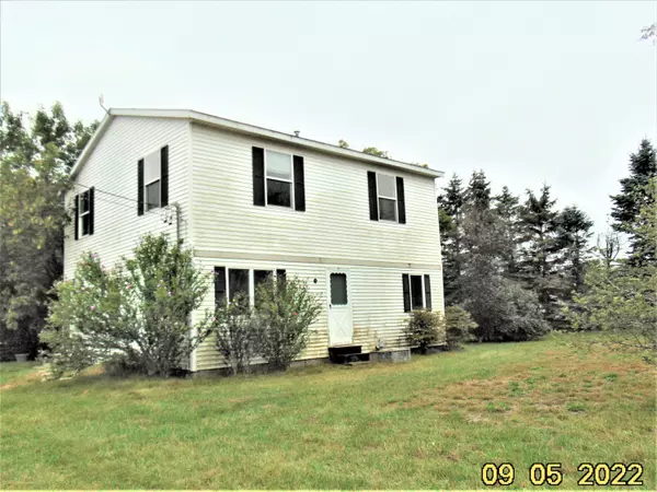 8165 E Apple Avenue, Ravenna, MI 49451