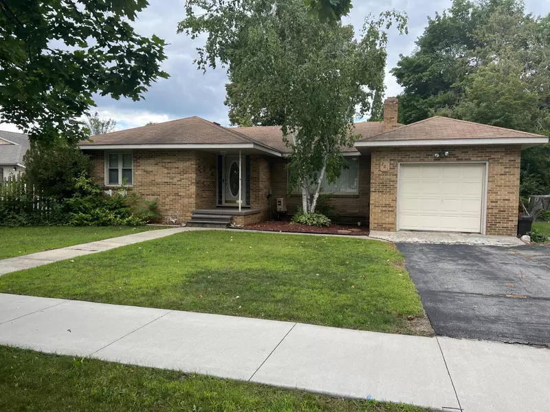 201 N Bowery Avenue, Gladwin, MI 48624