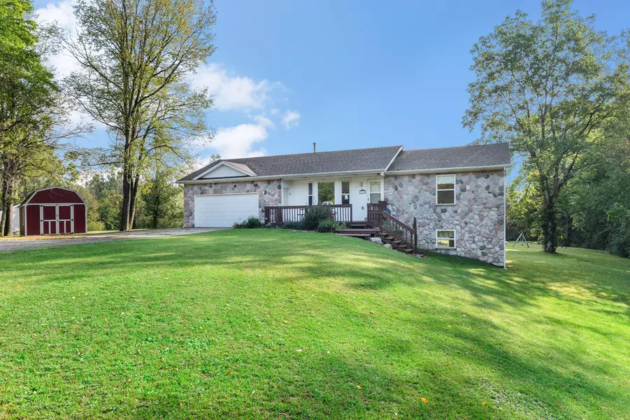 11155 Stagecoach Drive, Dowling, MI 49050