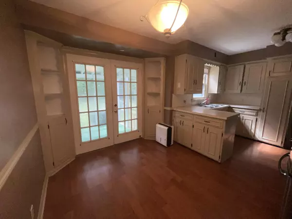 Kalamazoo, MI 49001,2006 Golfview Avenue