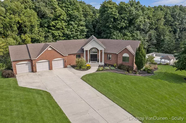 337 Covington Court, Grandville, MI 49418