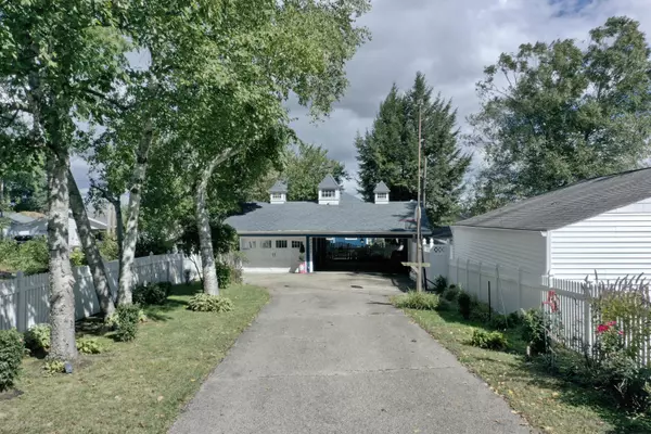 Edwardsburg, MI 49112,23822 S Shore Drive