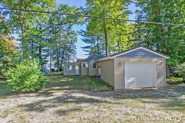 Grant, MI 49327,1515 Hess Lake Drive