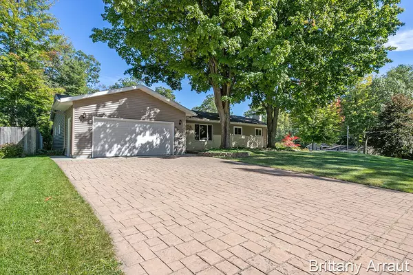 Comstock Park, MI 49321,349 Bingham NW Court