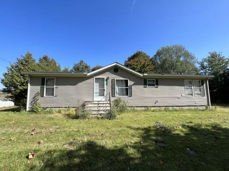 6883 Preston Road, Eau Claire, MI 49111