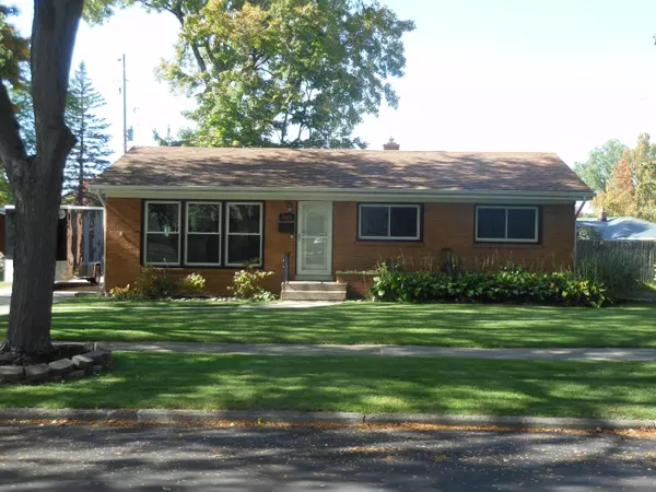 2521 Riverside NE Drive, Grand Rapids, MI 49505