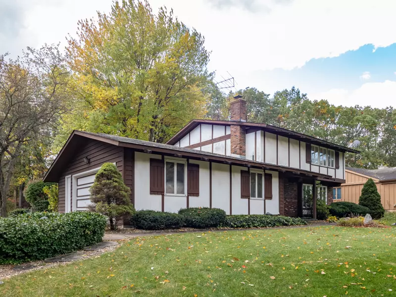 5205 Hitching Post Road, Kalamazoo, MI 49009