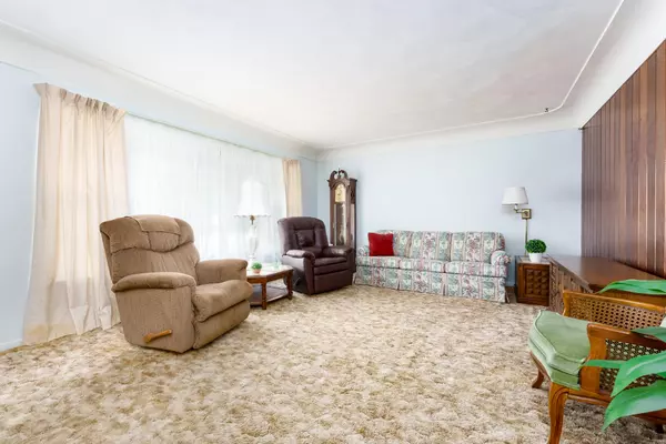 Kalamazoo, MI 49006,1704 Marywood Street