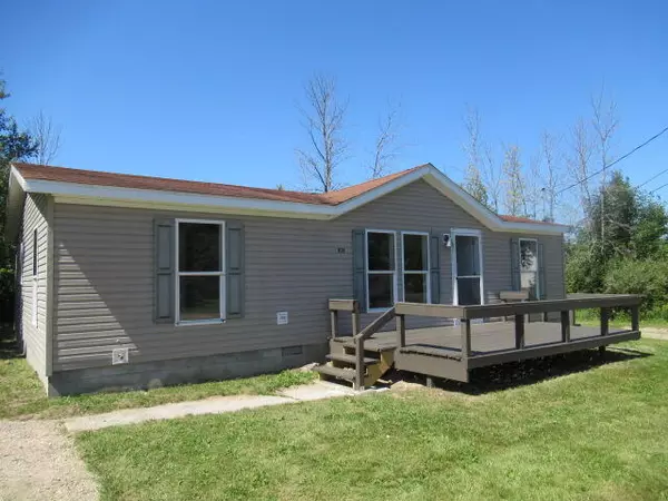 821 N Western Avenue, Cheboygan, MI 49721