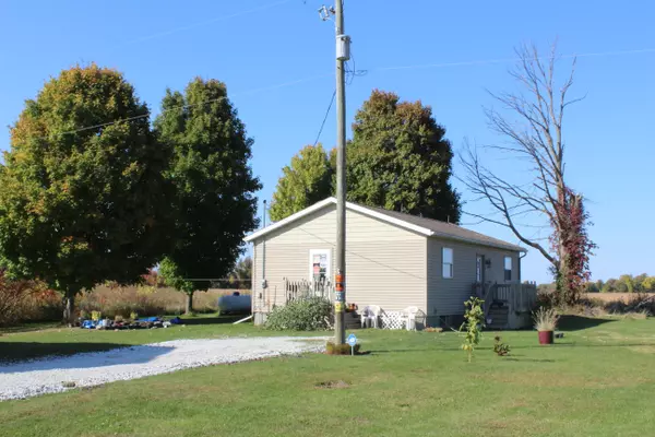 6993 Smith Road, Berrien Center, MI 49102