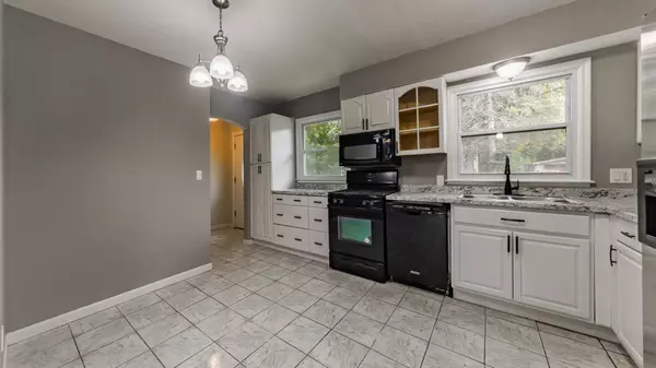 East Lansing, MI 48823,2712 Roseland Avenue